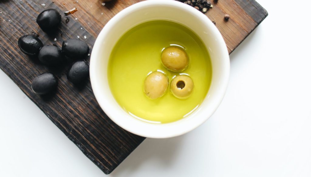 photo of olives on a bowl