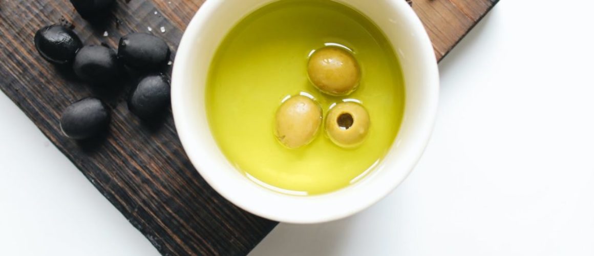 photo of olives on a bowl