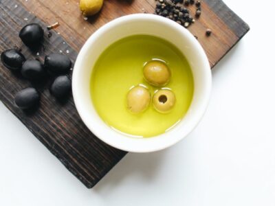 photo of olives on a bowl